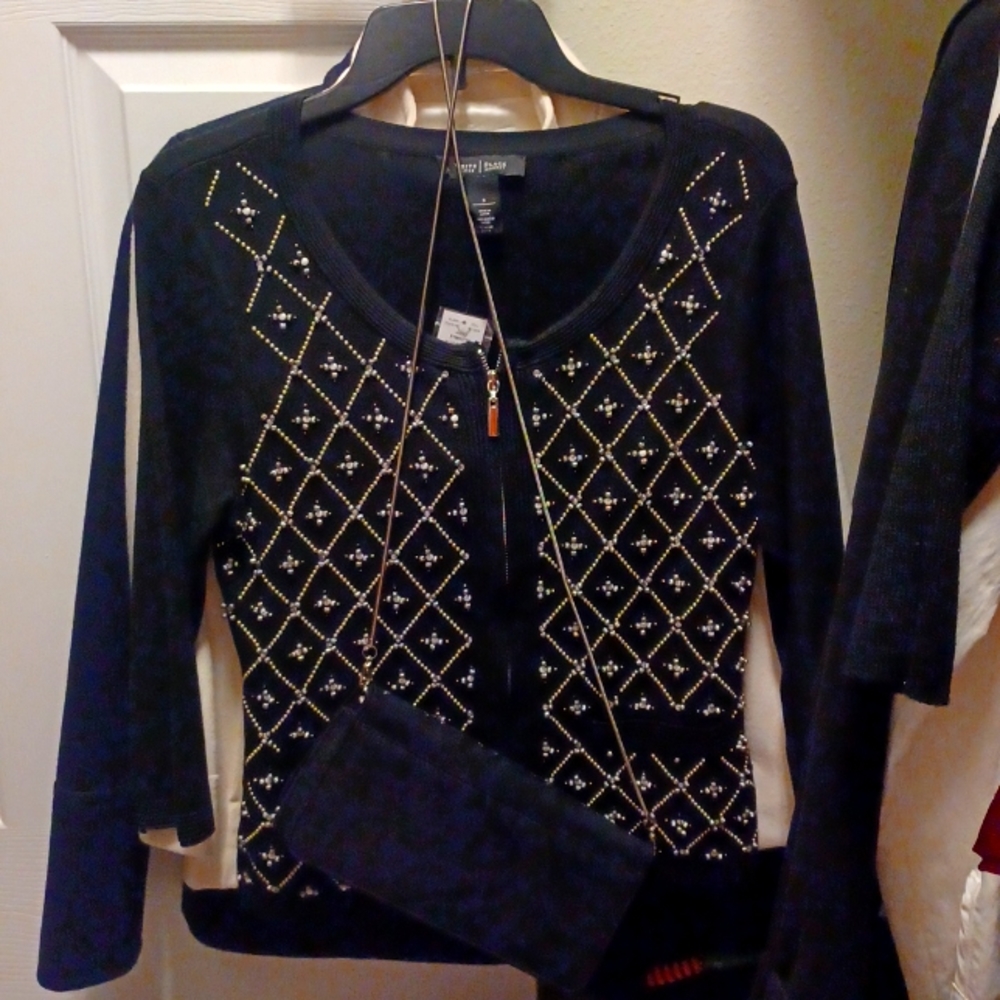Blouse with purse